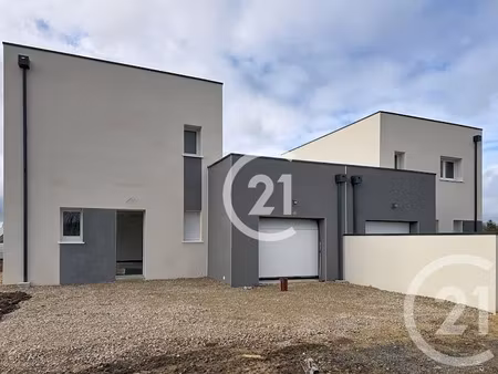 location maison 5 pièces 100 m² à escoville (14850)  1 315 €