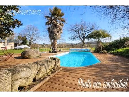 maison de 215 m² à vic-fezensac