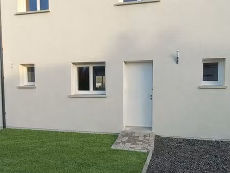 maison neuve de 107 m2 au calme située à l'ecaille  à 25 minutes de reims climatisée/pompe