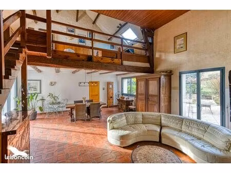 maison 7 pièces 199 m²