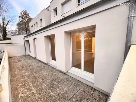 appartement 3 pièces . 64 m2