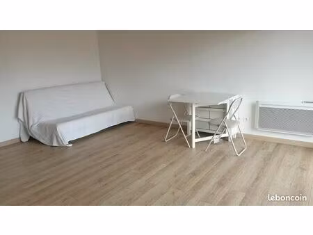 grand studio hyper centre + balcon + parking privé + grande cave- profession libérale ou u