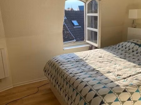 t2 meublé en triplex – 56 m² – centre-ville de chaumont – disponible début février