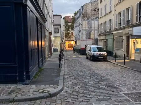 cave à louer - place de clichy