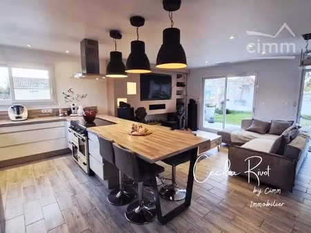 maison t5 alliant confort et luminosité