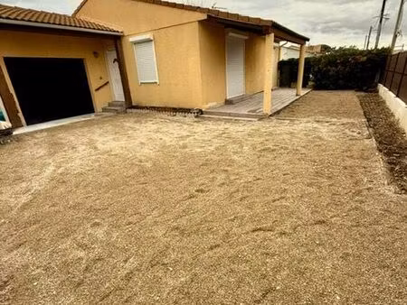 a louer a l annee villa t4