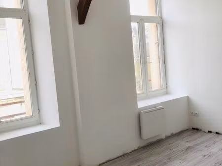 petit appartement 2 pièces refait à neuf