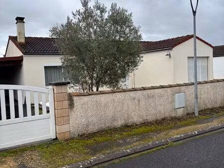maison à louer sur les roches premarie