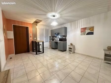 ? apparemment 1 pièce 26 m2