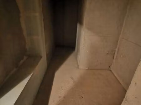 location cave de 7 m2 approximatif 80 euros charge comprise