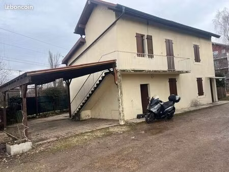 maison à louer à ville-la-grand
