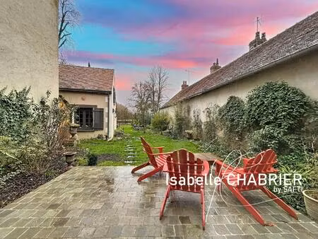 la flèche centre. maison avec jardin et vue loir