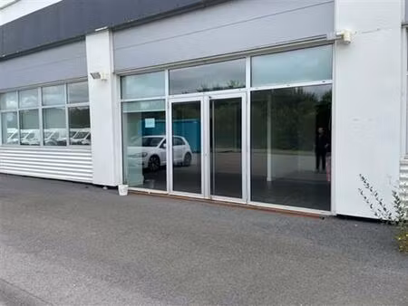 location bureau saint thonan 175 m²