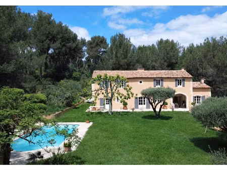 bastide / maison - aubagne - 362 m² sur terrain de 9753 m² - piscine - au calme et sans vi