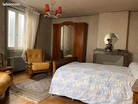 carmaux proche centre ville immeuble de 240 m2