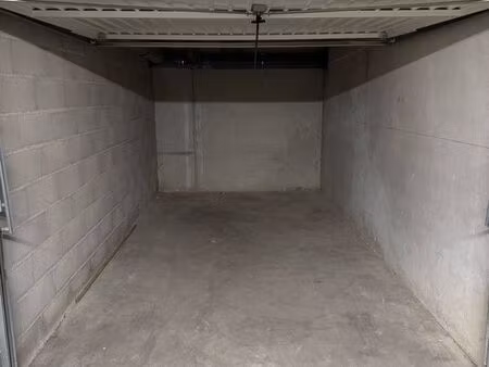 place parking garage fermé