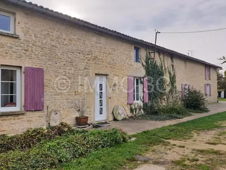 vente maison 13 pièces 313 m² à lezay (79120)  212 000 €