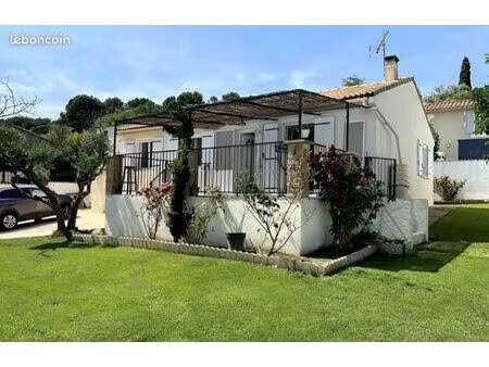 maison individuelle à l’entrée du village