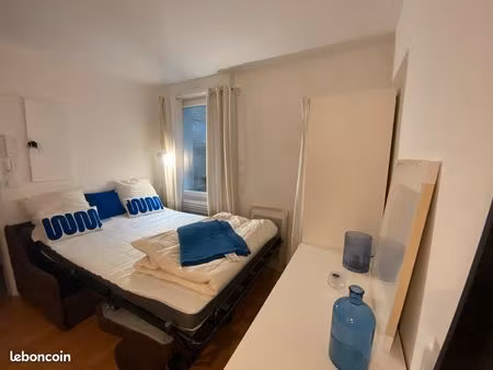 location studio meublé