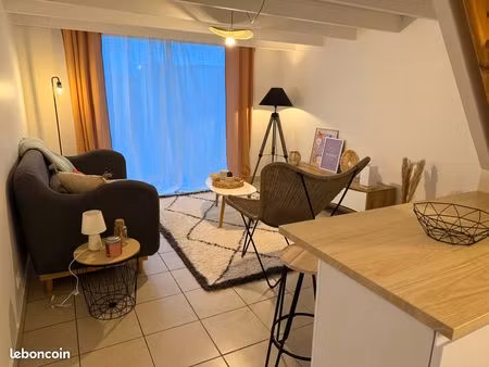 ? le douet - maisonnette meublée  jardin & place de stationnement