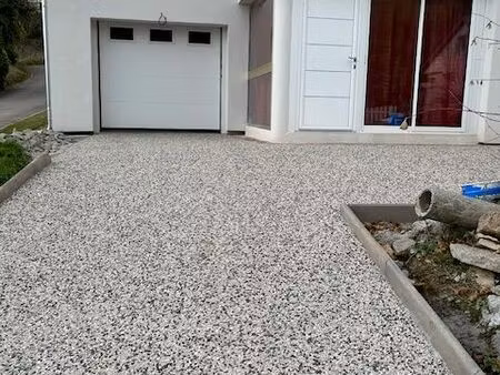 maison rénovée avec garage + terrain