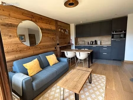 t2 rénové face à la chaîne du mont blanc