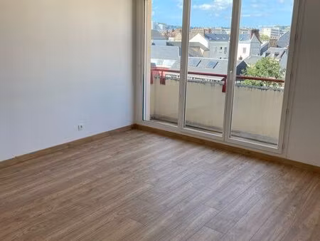 location t2 à rouen saint-sever - disponible à partir du 4 avril