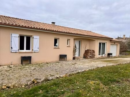 a vendre  maison de plain-pied avec une superbe vue  à coursac 24430