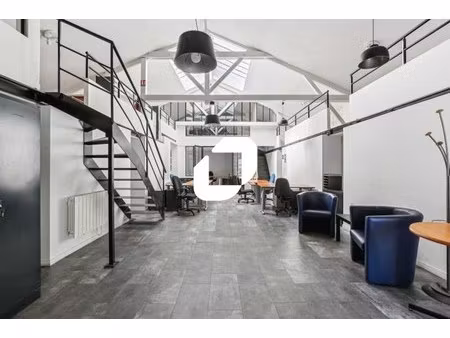 a vendre  atelier entierement renove !