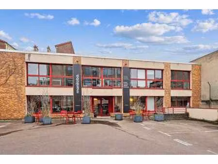 bureaux au style industriel