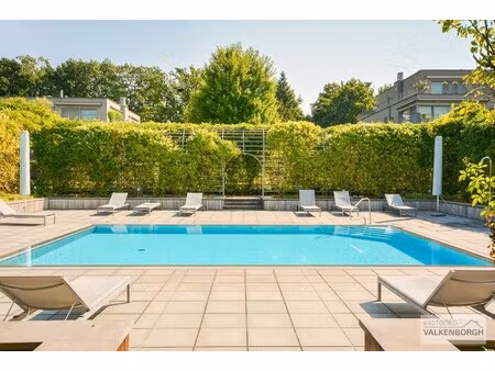 commercieel te koop in genk met 1 slaapkamer