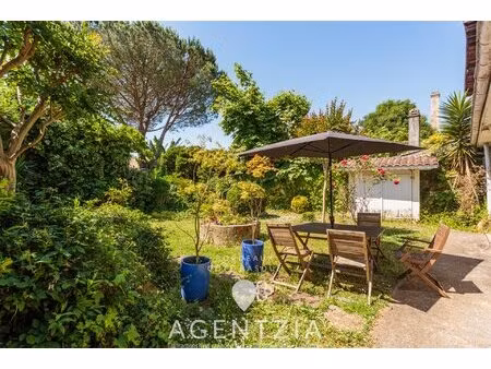 maison de charme 220 m2 en plein cœur d’un village à proximité de biaudos. tout à pied.