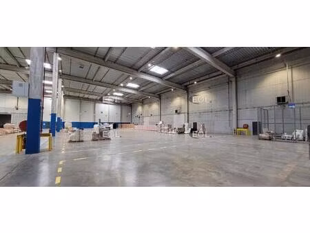 entrepôt lyon st exupéry