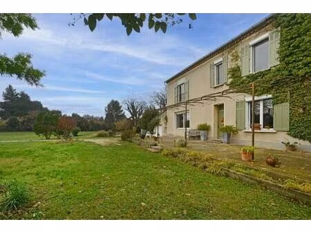 mas authentique de 296 m² à châteaurenard