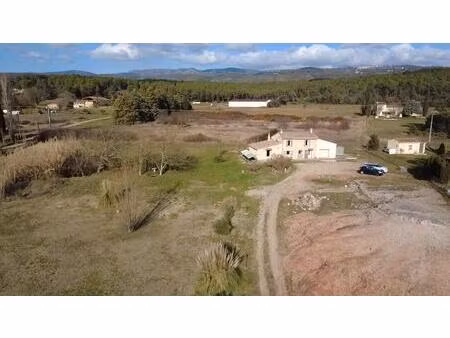 villecroze  maison 135 m²  garage sur terrain agricole de 8.310 m²