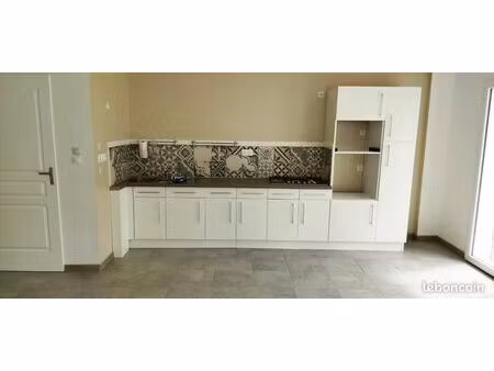 particulier loue maison 3 chambres  sous-sol et jardin