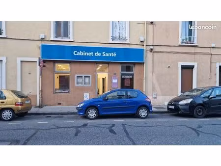 local professionnel 10 m² en cabinet de santé