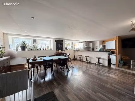 appartement 2 pièces 104 m²