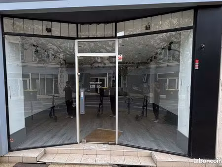 loue local commercial ou bureaux centre ville montluçon