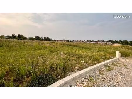 terrain 438 m² polliat