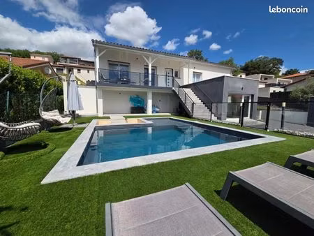 maison 6 pièces 161 m²