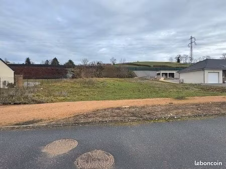 terrain constructible viabilisé – 1 291 m² – proche centre-ville de montluçon