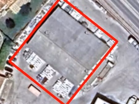 local bureaux 695 m²