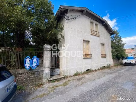 maison 5 pièces 180 m²