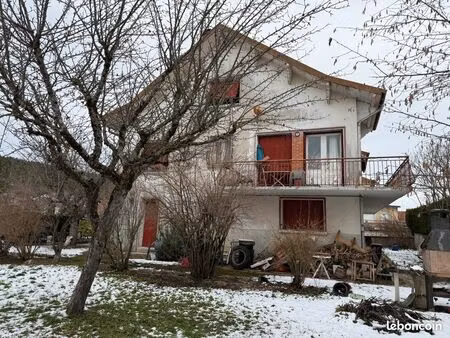 maison 200 m² – 5 chambres (possibilité 7) – terrain 1 148 m² – secteur oyonnax