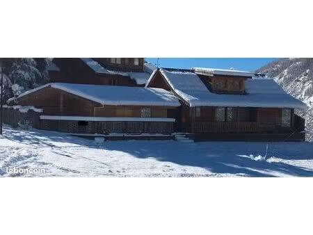 a vendre chalet à allos 04260