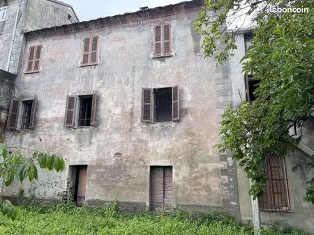 cap corse  authentique maison de village fin 19e  vue mer  175 m² habitable  jardin 170 m²