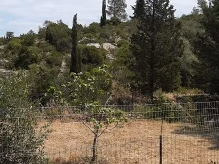 terrain dans les corbières