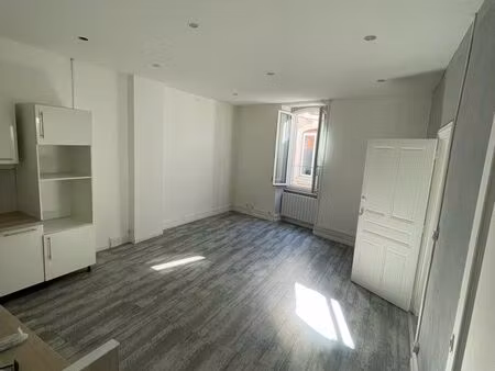 appartement rénové – 61 m² – vendu loué – centre-ville