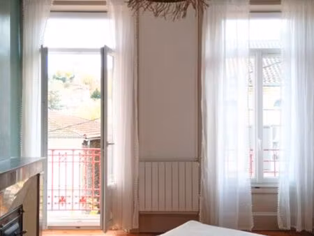 lamastre centre – appartement bourgeois rénové 55m² avec balcons